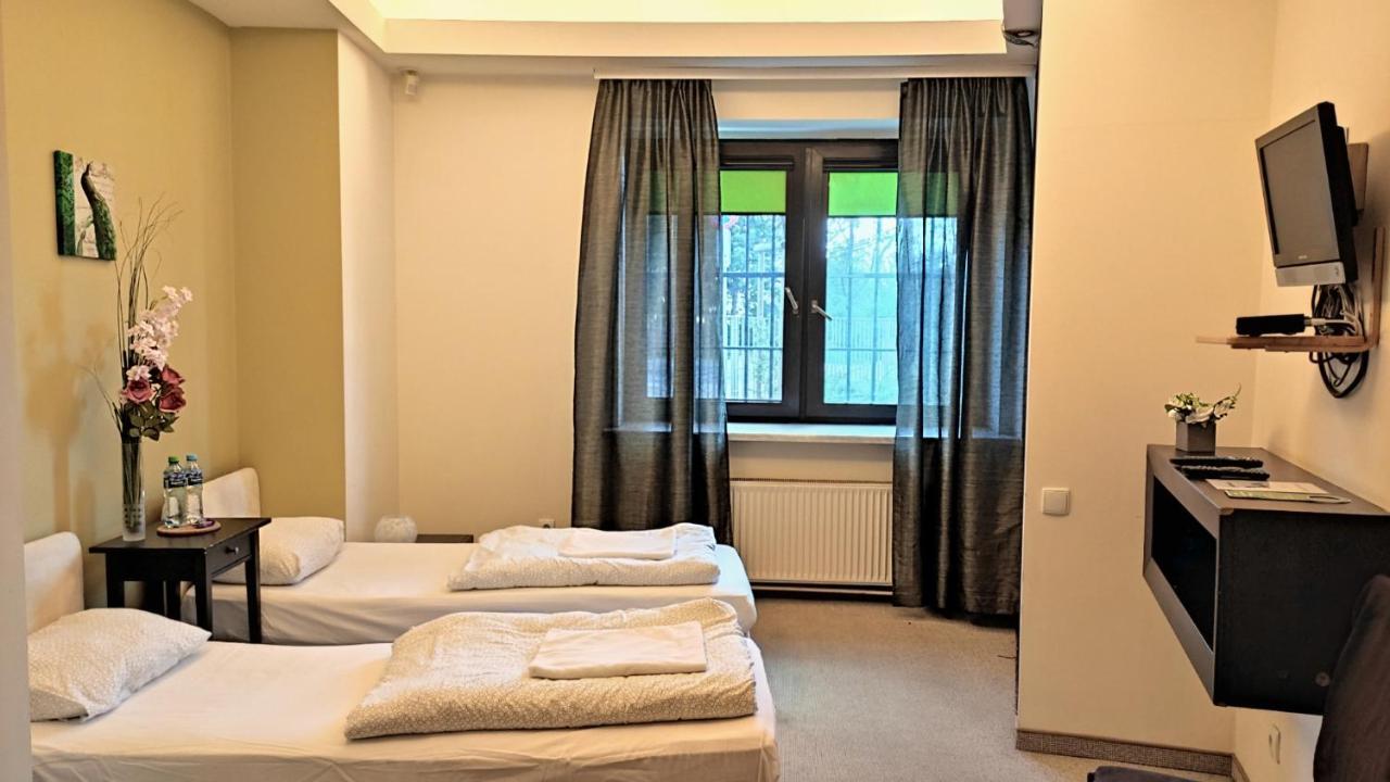 Hostel Helvetia - Private Rooms In City Center And Old Town Варшава Экстерьер фото